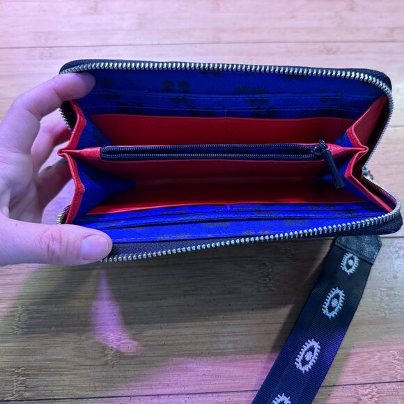 ✨ Min & Mon Francis Black Leather Wallet — All Over Eyes Design ✨ - Picture 2 of 3